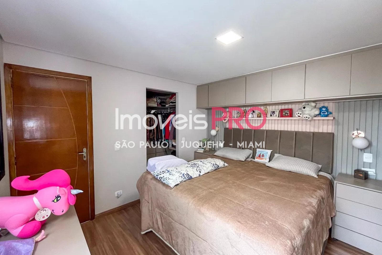 Foto :: IP38255