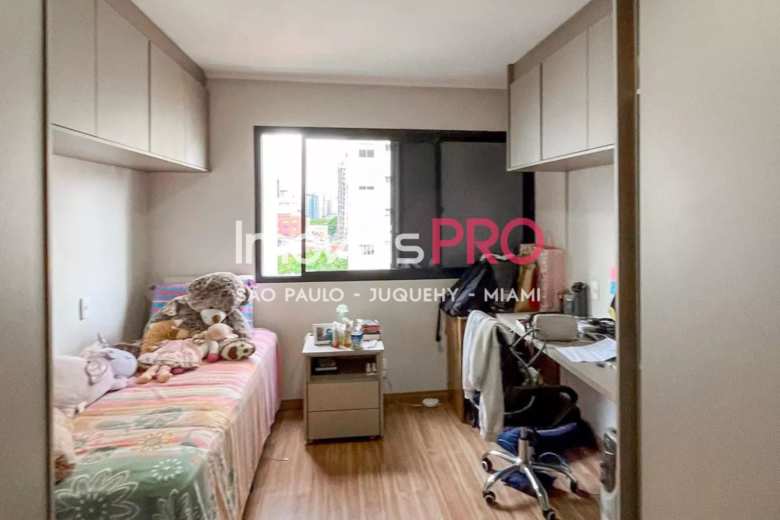 Foto :: IP38255