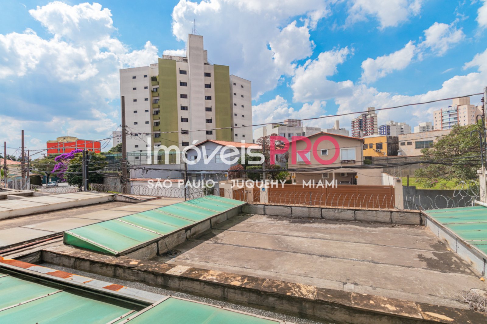 Foto :: https://assets.imoveispro.com.br/thumb/IP38256/casa-venda-bosque-da-saude_IP38256_41_1920x1080.jpg?