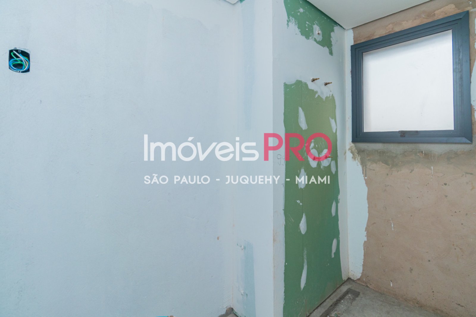 Foto :: IP38264