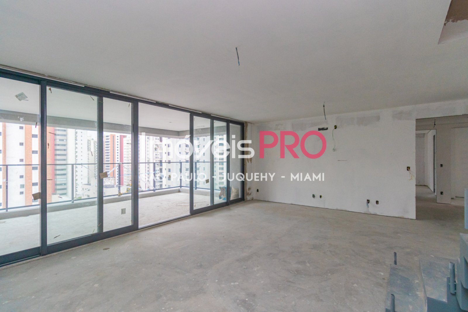 Foto :: https://assets.imoveispro.com.br/thumb/IP38264/cobertura-duplex-venda-moema_IP38264_29_1920x1080.jpg?