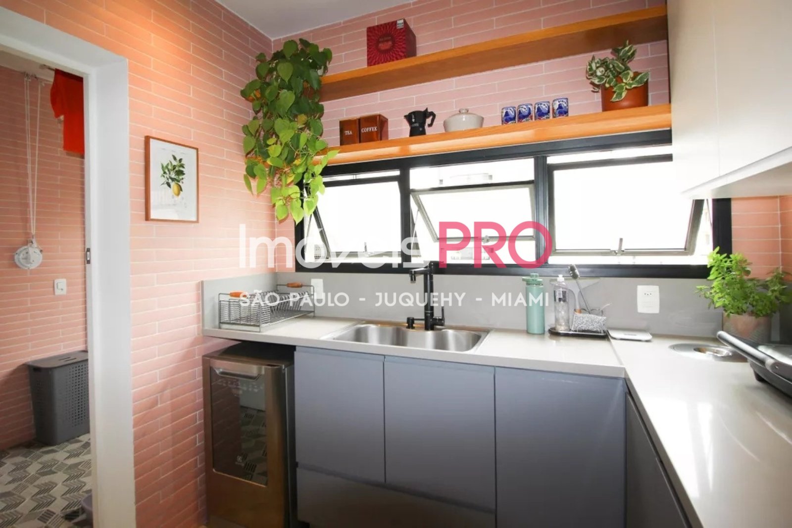 Foto :: https://assets.imoveispro.com.br/thumb/IP38271/apartamento-venda-moema-passaros_IP38271_17_1920x1080.jpg?