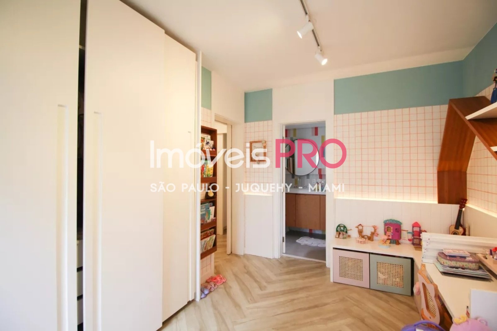 Foto :: https://assets.imoveispro.com.br/thumb/IP38271/apartamento-venda-moema-passaros_IP38271_23_1920x1080.jpg?