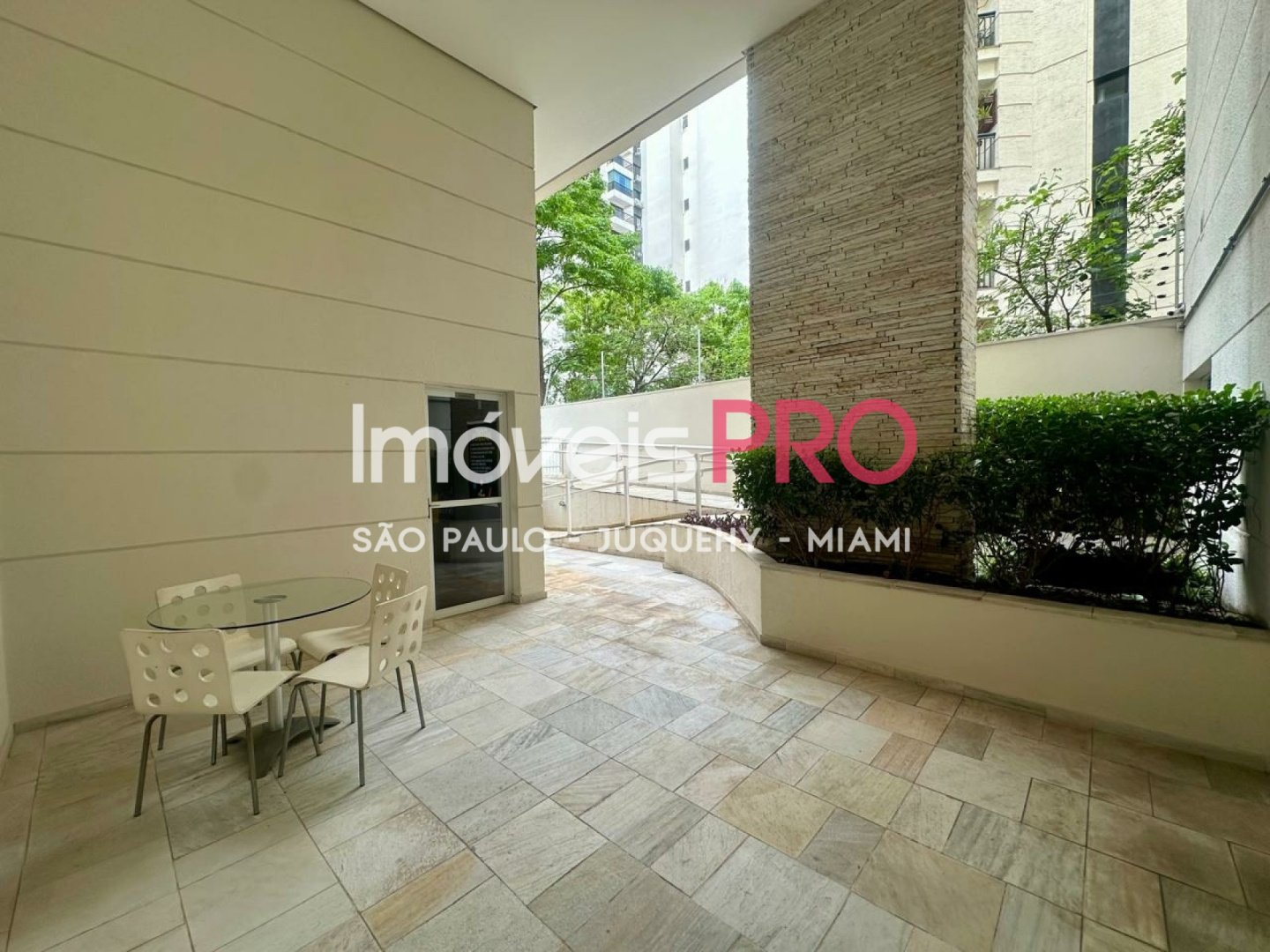 Foto :: https://assets.imoveispro.com.br/thumb/IP38283/apartamento-aluguel-itaim-bibi_IP38283_41_1920x1080.jpg?