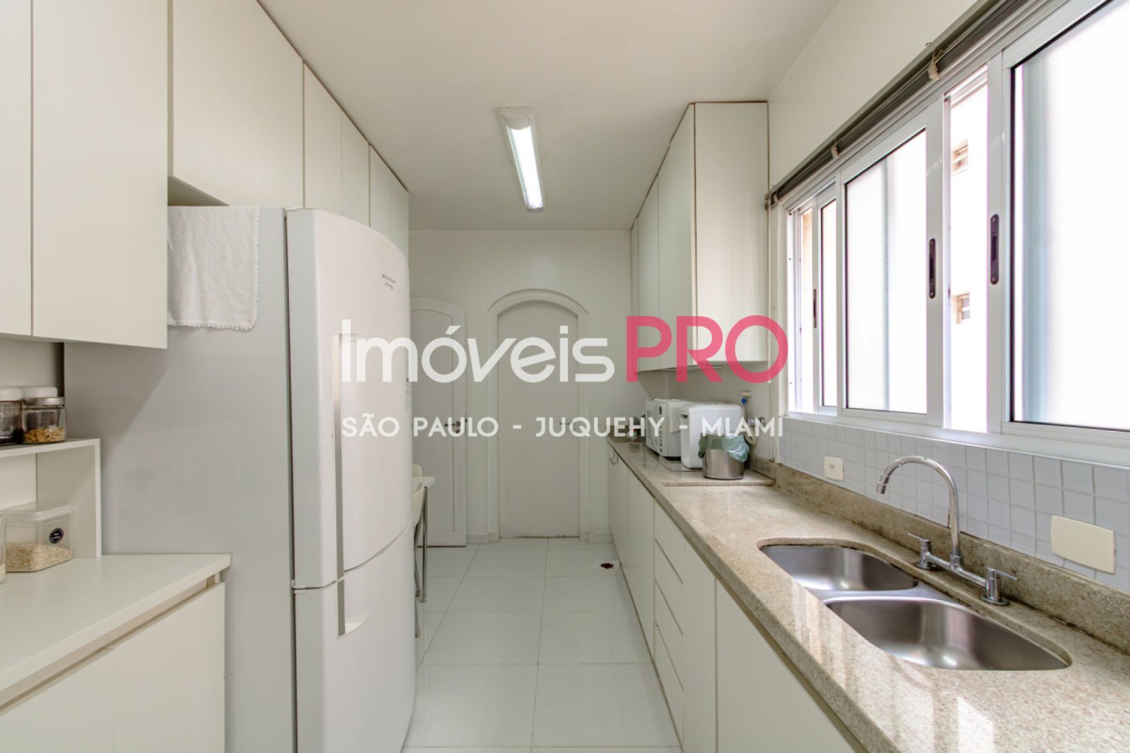 Foto :: https://assets.imoveispro.com.br/thumb/IP38293/apartamento-venda-itaim-bibi_IP38293_23_1920x1080.jpg?