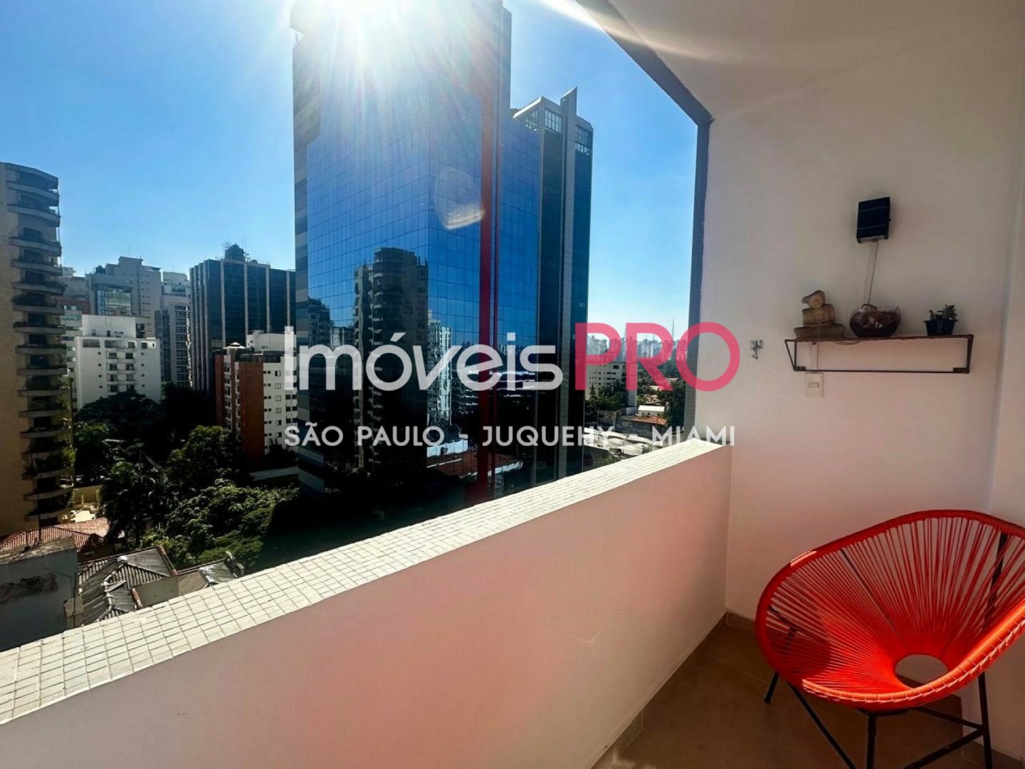 Foto :: https://assets.imoveispro.com.br/thumb/IP38298/apartamento-venda-itaim-bibi_IP38298_11_1920x1080.jpg?
