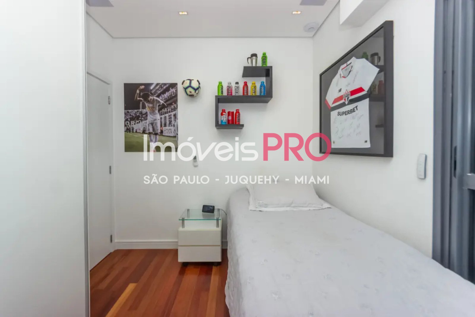 Foto :: https://assets.imoveispro.com.br/thumb/IP38318/duplex-venda-chacara-santo-antonio-zona-sul_IP38318_35_1920x1080.jpg?