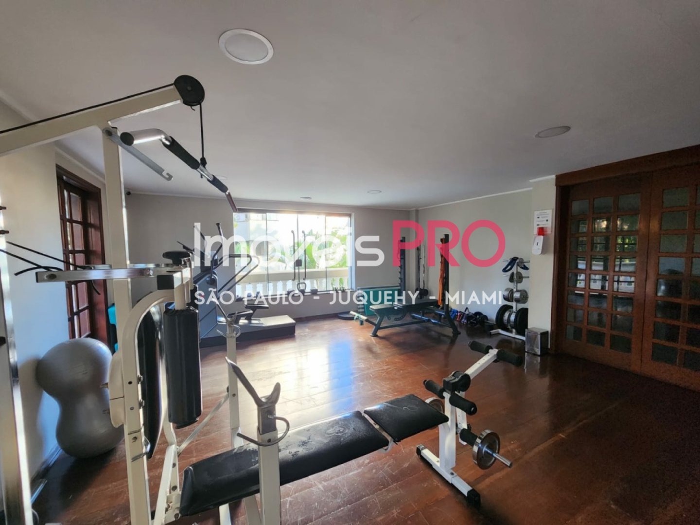 Foto :: https://assets.imoveispro.com.br/thumb/IP38337/apartamento-venda-real-parque_IP38337_29_1920x1080.jpg?