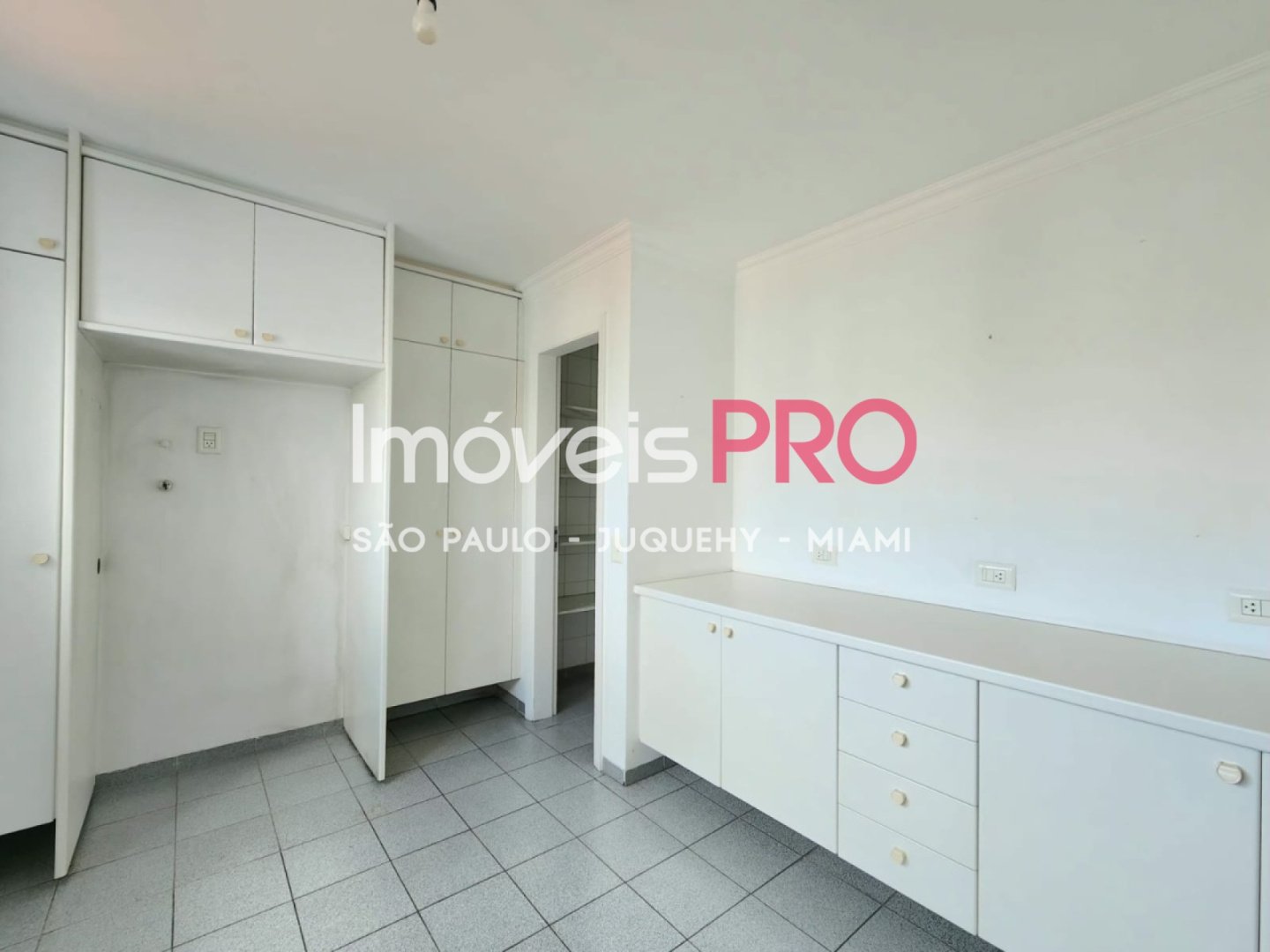 Foto :: https://assets.imoveispro.com.br/thumb/IP38338/apartamento-venda-real-parque_IP38338_11_1920x1080.jpg?