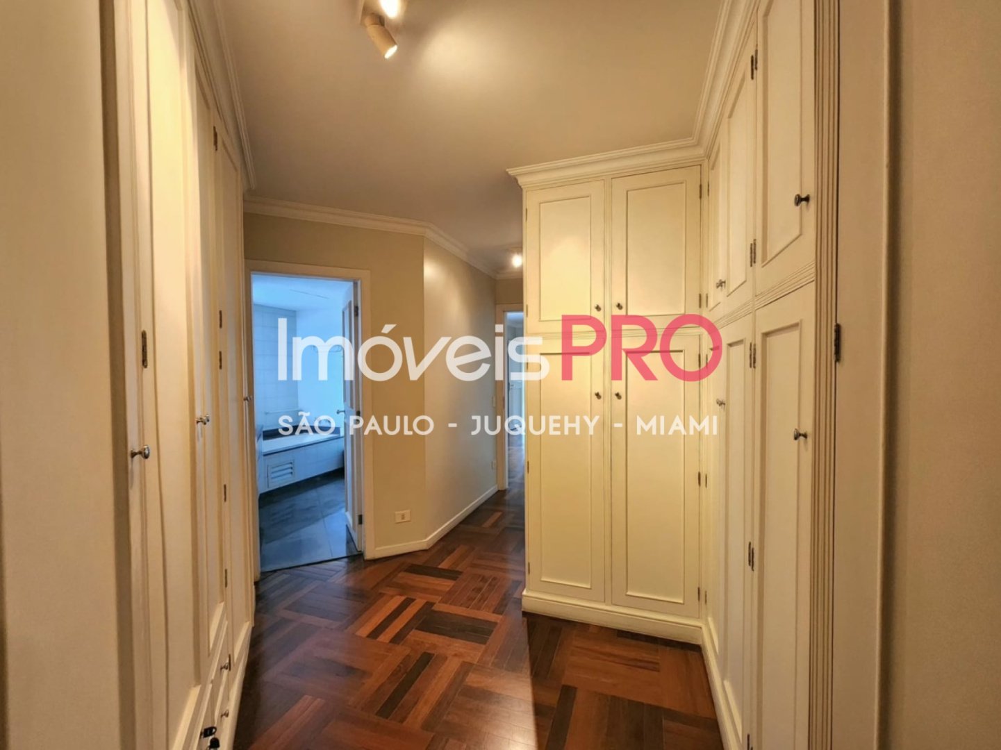 Foto :: https://assets.imoveispro.com.br/thumb/IP38338/apartamento-venda-real-parque_IP38338_23_1920x1080.jpg?