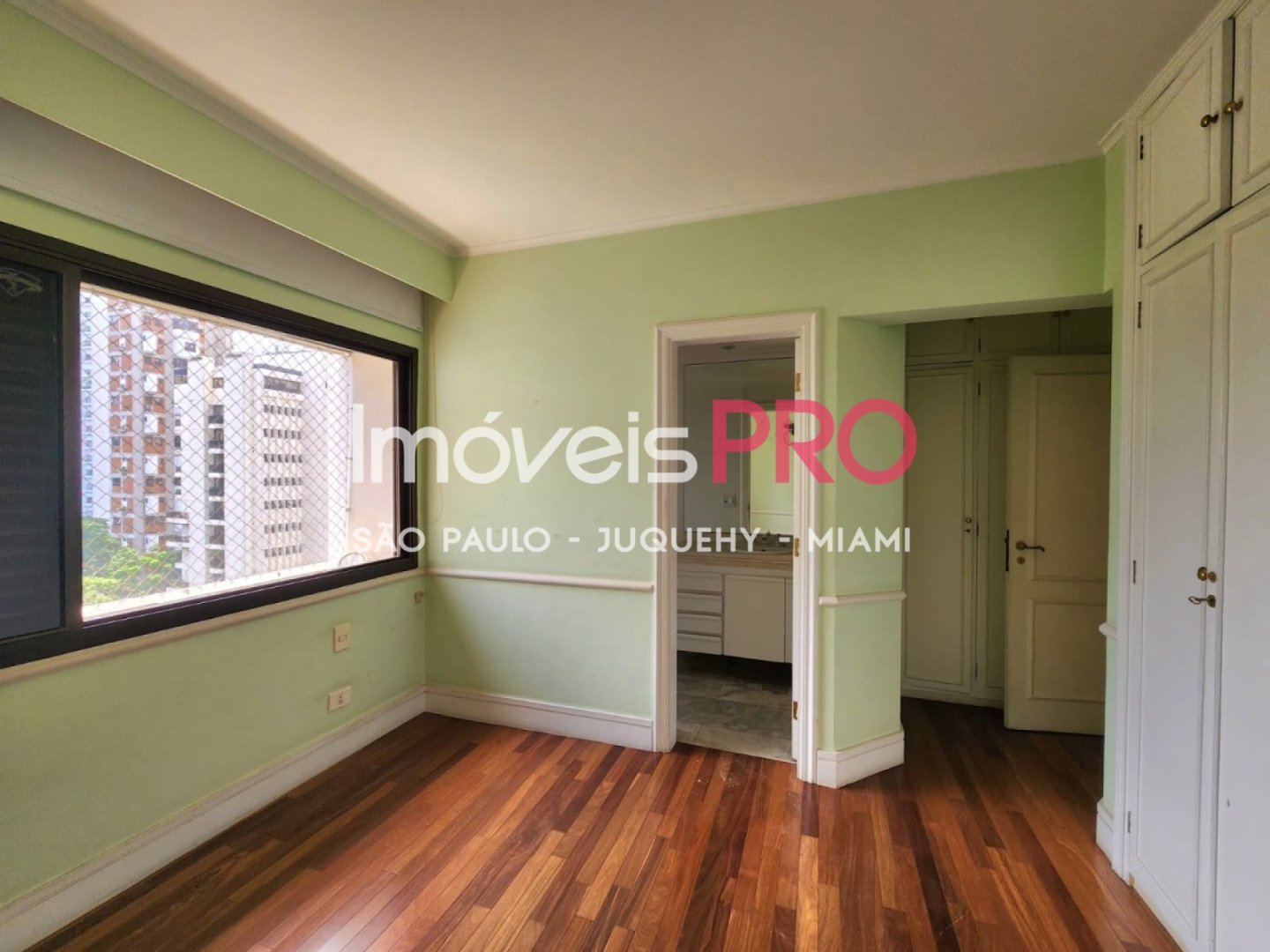 Foto :: https://assets.imoveispro.com.br/thumb/IP38339/apartamento-venda-real-parque_IP38339_29_1920x1080.jpg?