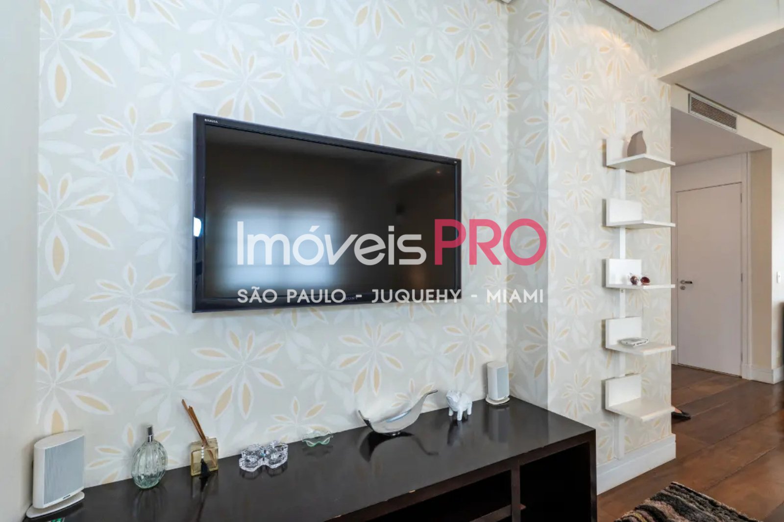 Foto :: https://assets.imoveispro.com.br/thumb/IP38340/apartamento-venda-itaim-bibi_IP38340_35_1920x1080.jpg?