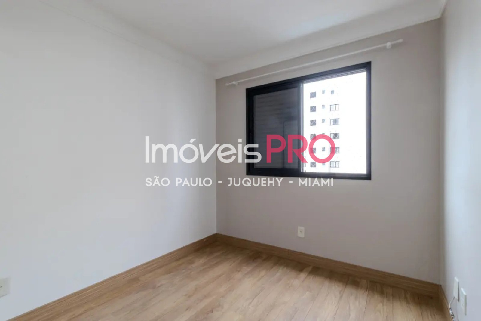 Foto :: https://assets.imoveispro.com.br/thumb/IP38347/apartamento-venda-bosque-da-saude_IP38347_23_1920x1080.jpg?