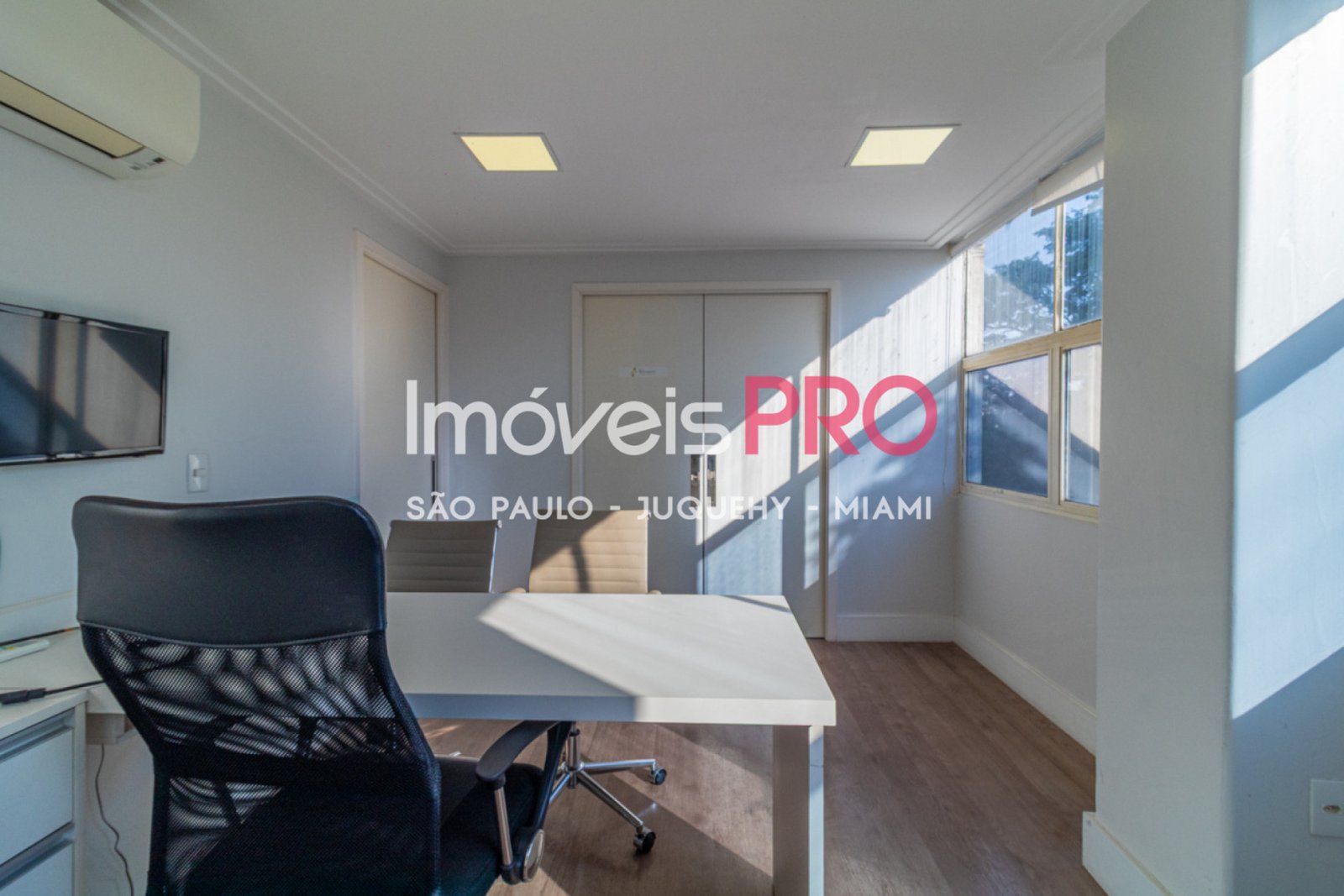 Foto :: IP38359