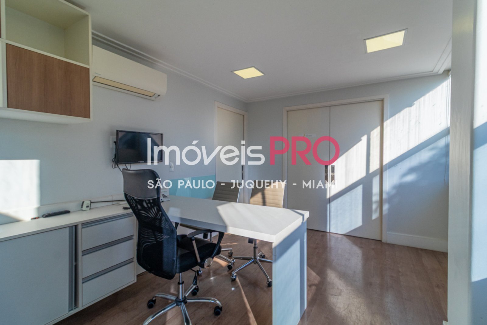 Foto :: IP38359