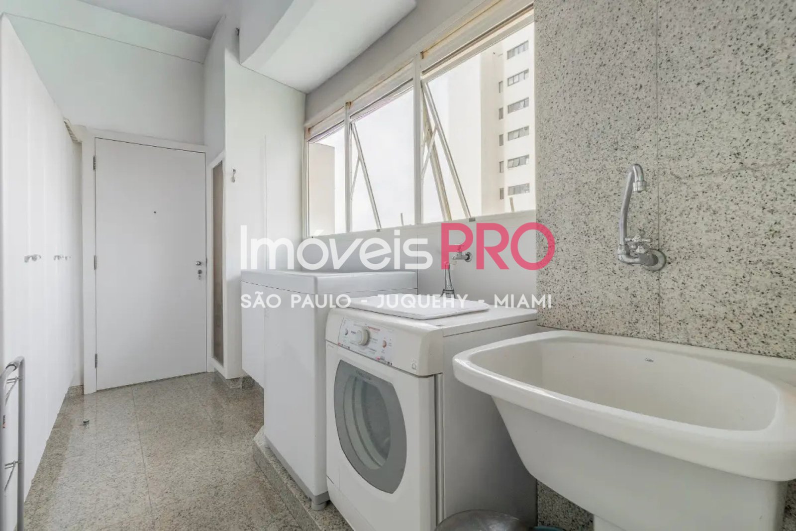 Foto :: https://assets.imoveispro.com.br/thumb/IP38361/apartamento-venda-perdizes_IP38361_29_1920x1080.jpg?