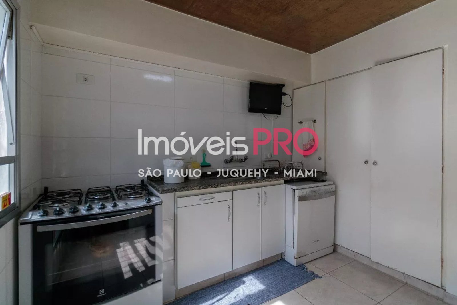 Foto :: https://assets.imoveispro.com.br/thumb/IP38368/casa-venda-jardim-panorama_IP38368_23_1920x1080.jpg?