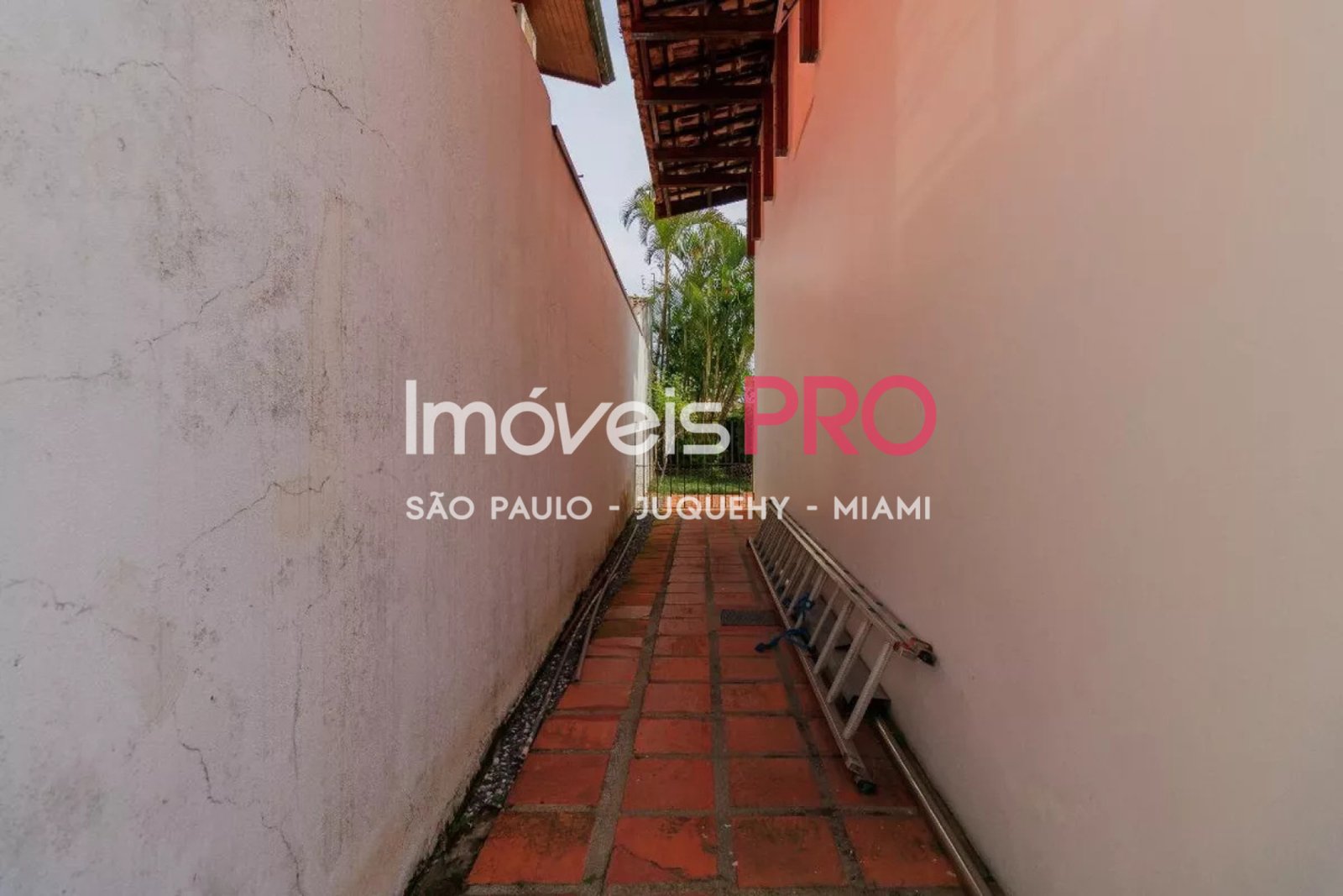 Foto :: https://assets.imoveispro.com.br/thumb/IP38368/casa-venda-jardim-panorama_IP38368_29_1920x1080.jpg?