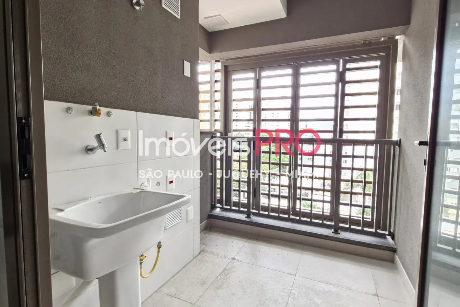 Foto :: https://assets.imoveispro.com.br/thumb/IP38369/apartamento-venda-moema_IP38369_11_1920x1080.jpg?