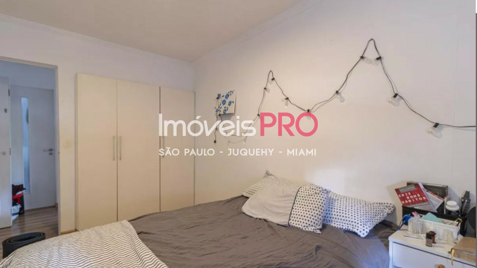 Foto :: IP38376
