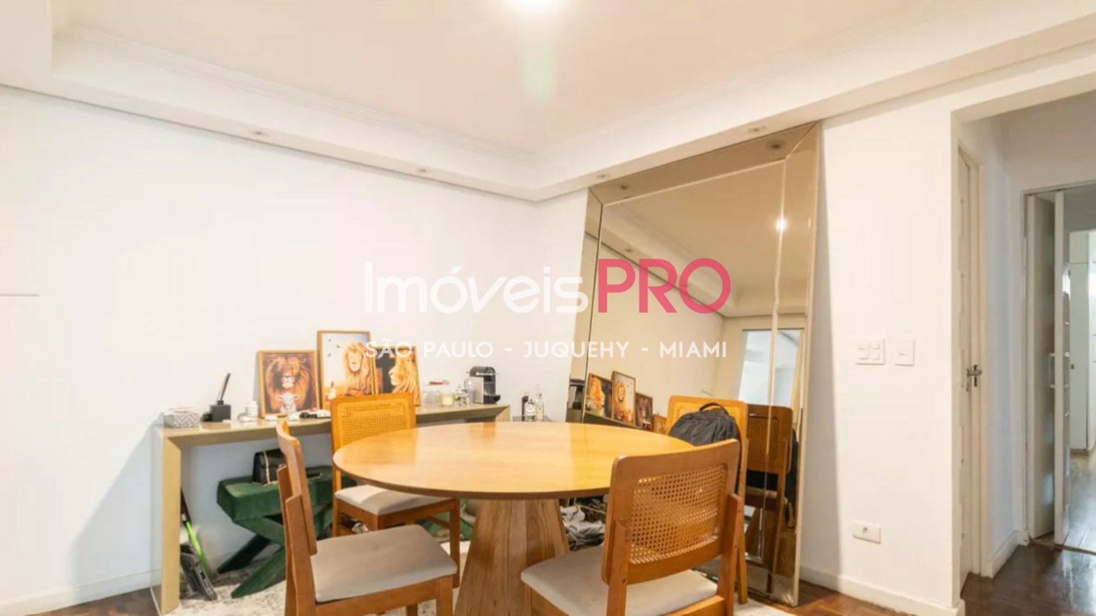 Foto :: IP38376