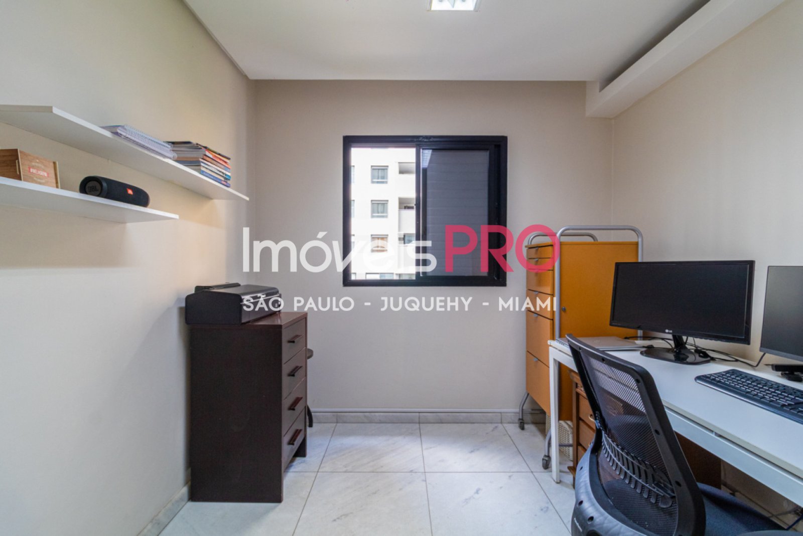 Foto :: IP38379