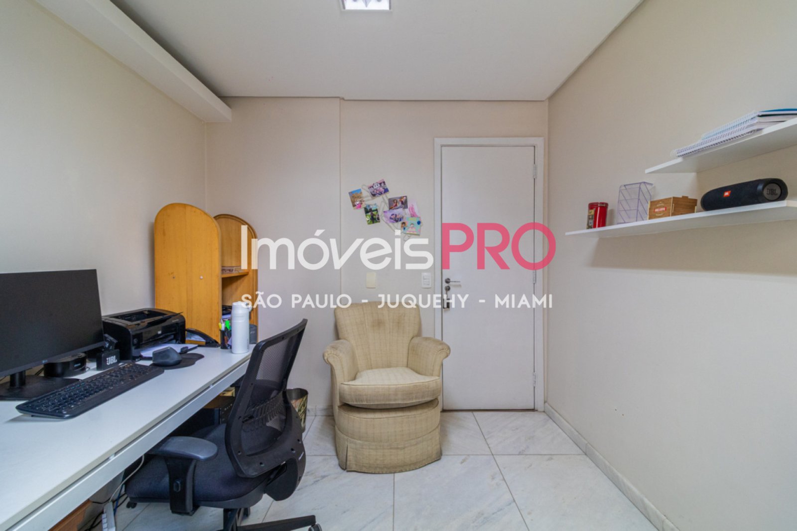 Foto :: IP38379