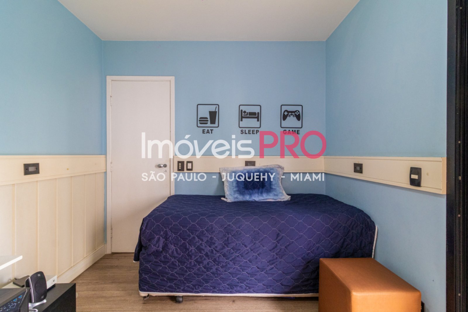 Foto :: IP38379