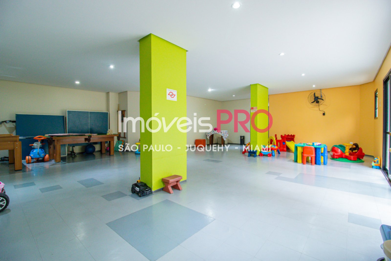 Foto :: IP38379