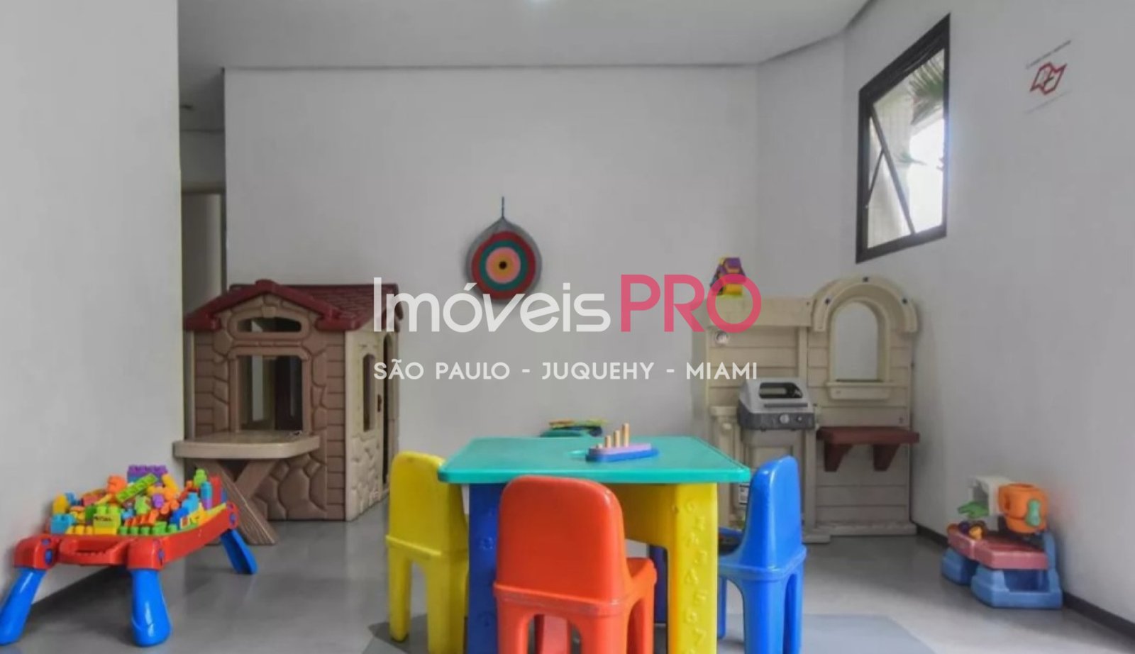 Foto :: IP38379