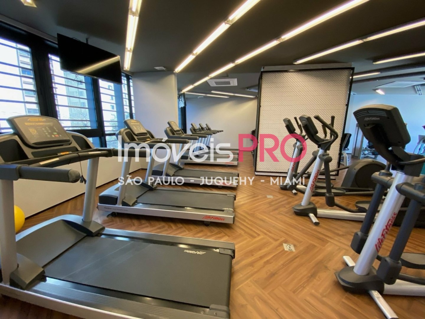 Foto :: https://assets.imoveispro.com.br/thumb/IP38383/apartamento-venda-vila-mariana_IP38383_11_1920x1080.jpg?