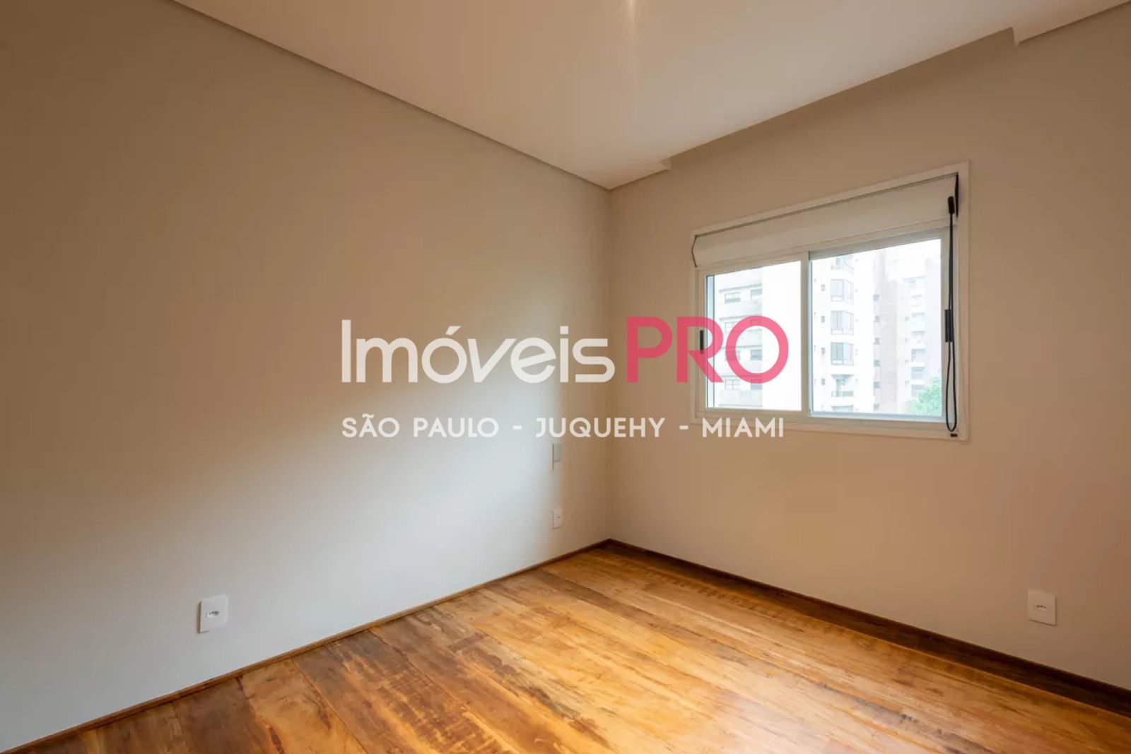 Foto :: https://assets.imoveispro.com.br/thumb/IP38392/apartamento-venda-moema-passaros_IP38392_29_1920x1080.jpg?