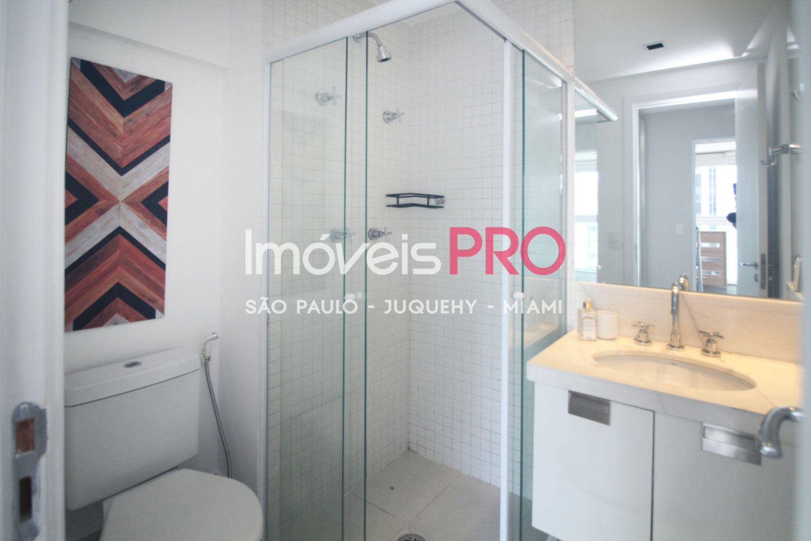 Foto :: https://assets.imoveispro.com.br/thumb/IP38408/apartamento-venda-itaim-bibi_IP38408_11_1920x1080.jpg?