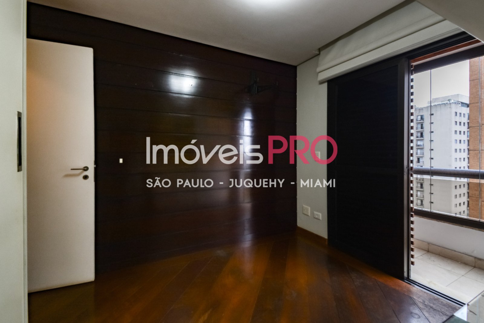Foto :: IP38410