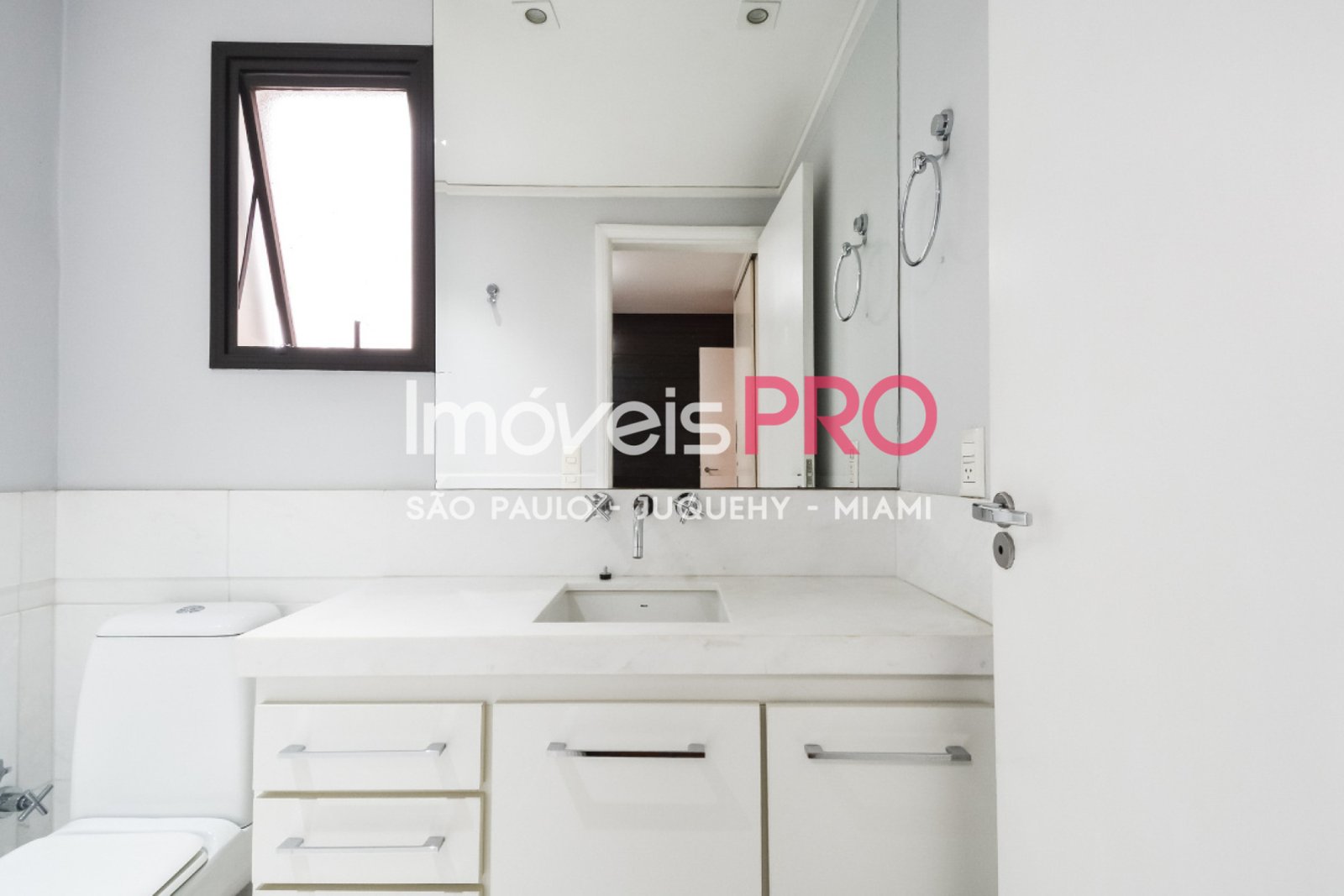 Foto :: IP38410