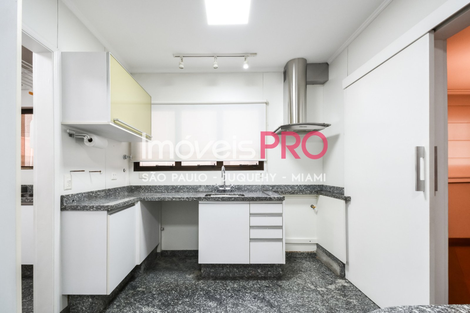 Foto :: https://assets.imoveispro.com.br/thumb/IP38410/apartamento-venda-perdizes_IP38410_41_1920x1080.jpg?