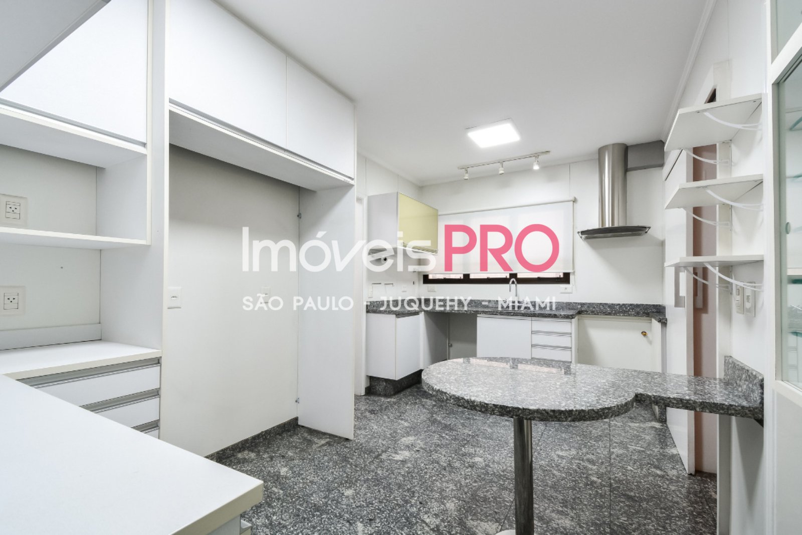 Foto :: https://assets.imoveispro.com.br/thumb/IP38410/apartamento-venda-perdizes_IP38410_47_1920x1080.jpg?