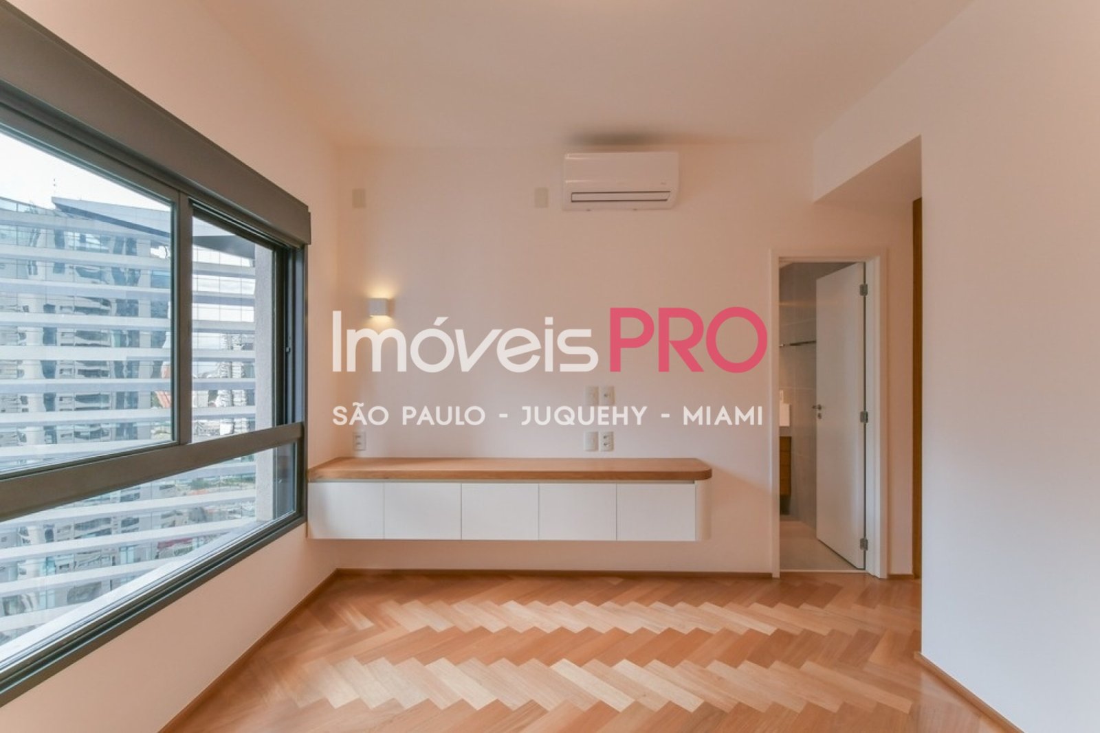 Foto :: IP38417
