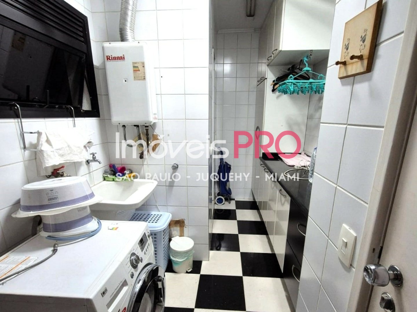 Foto :: IP38424