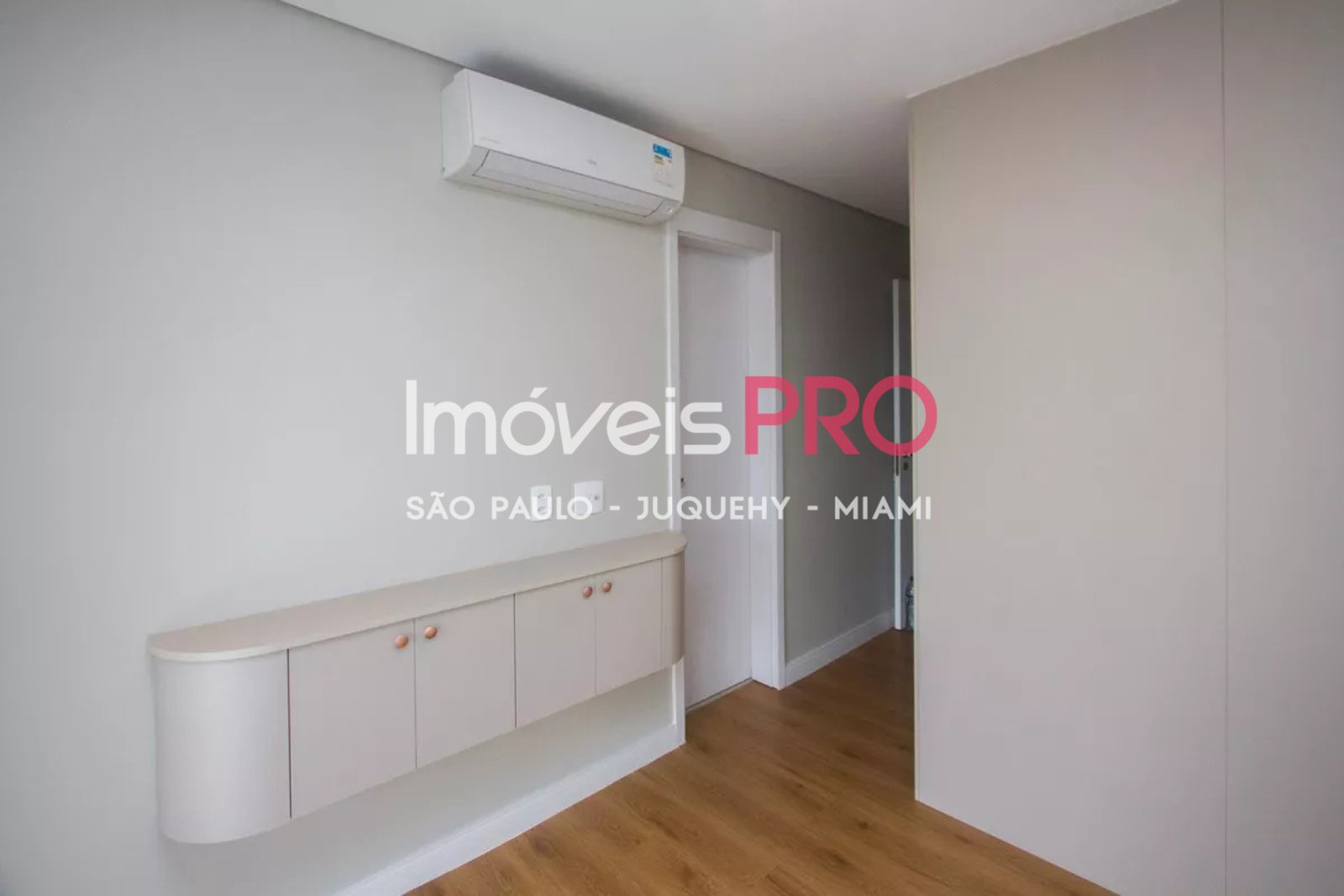 Foto :: https://assets.imoveispro.com.br/thumb/IP38431/apartamento-venda-campo-belo_IP38431_11_1920x1080.jpg?