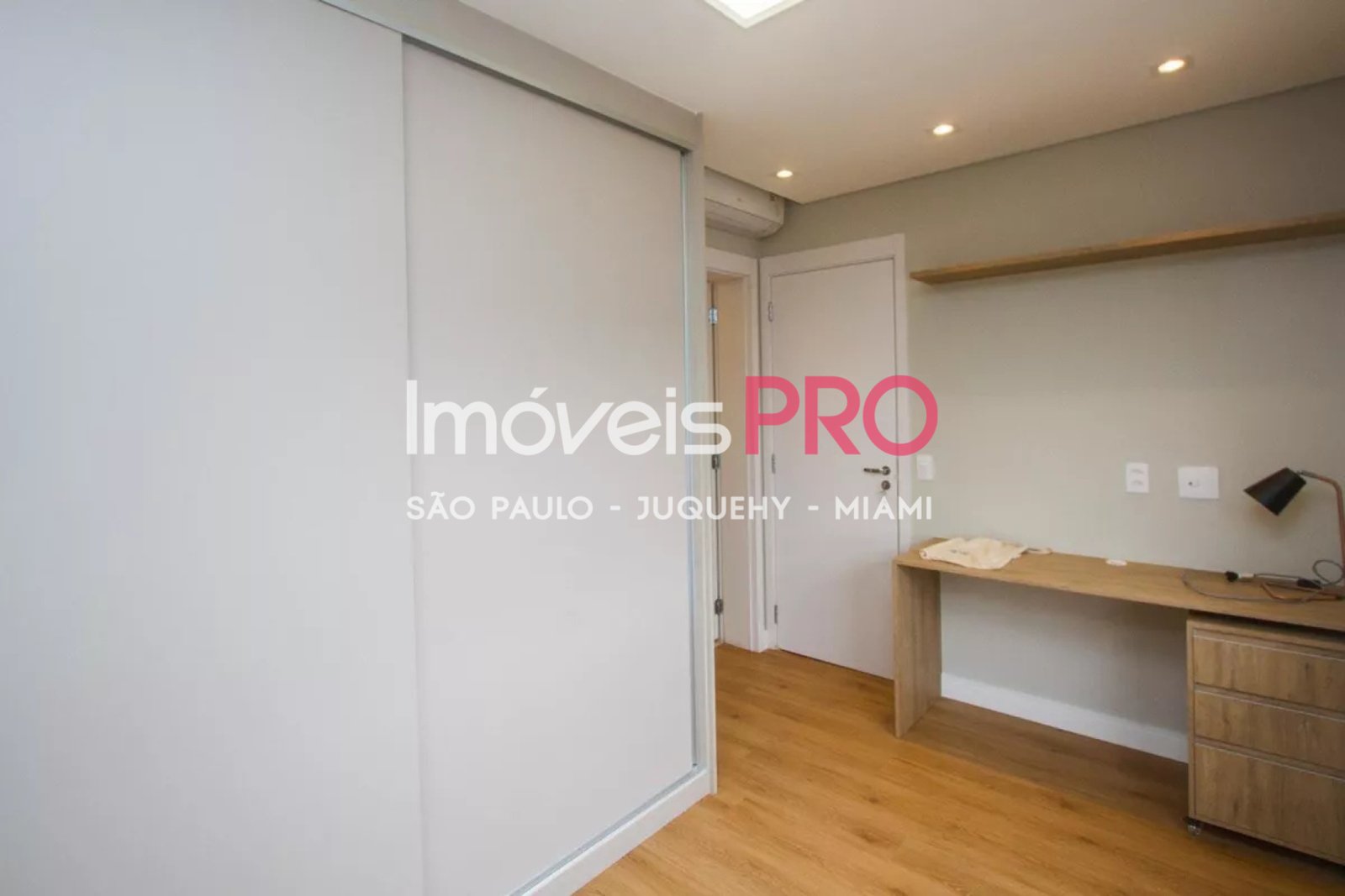 Foto :: https://assets.imoveispro.com.br/thumb/IP38431/apartamento-venda-campo-belo_IP38431_23_1920x1080.jpg?