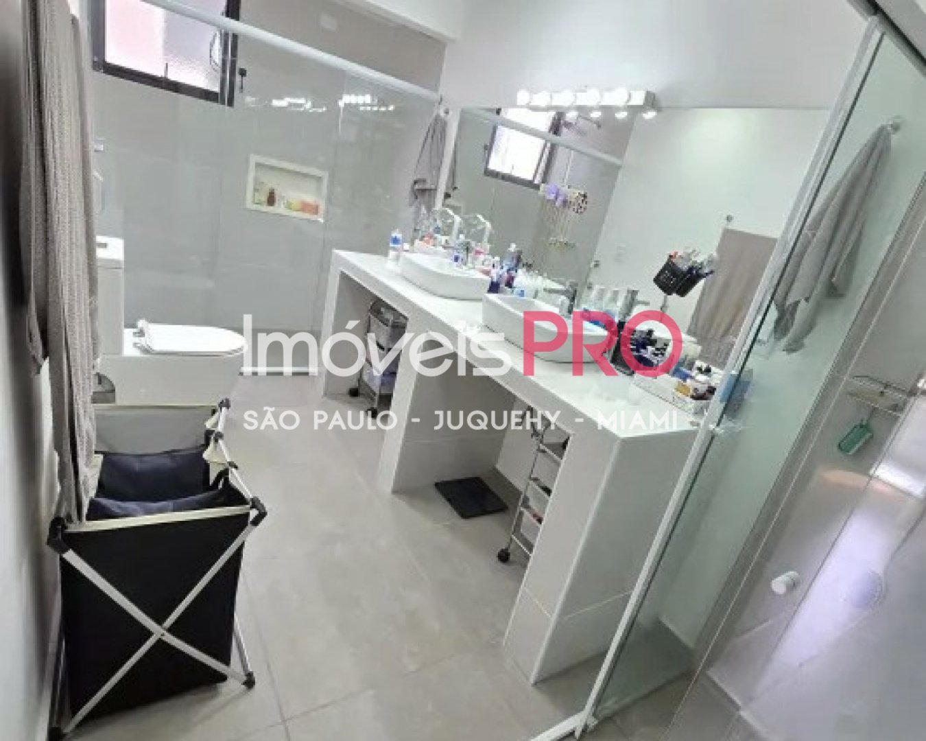 Foto :: IP38432