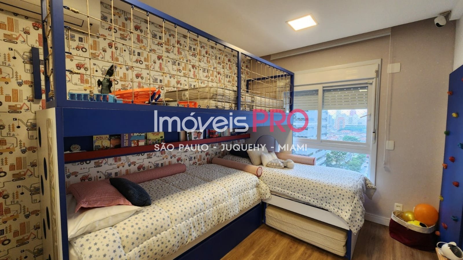 Foto :: IP38455