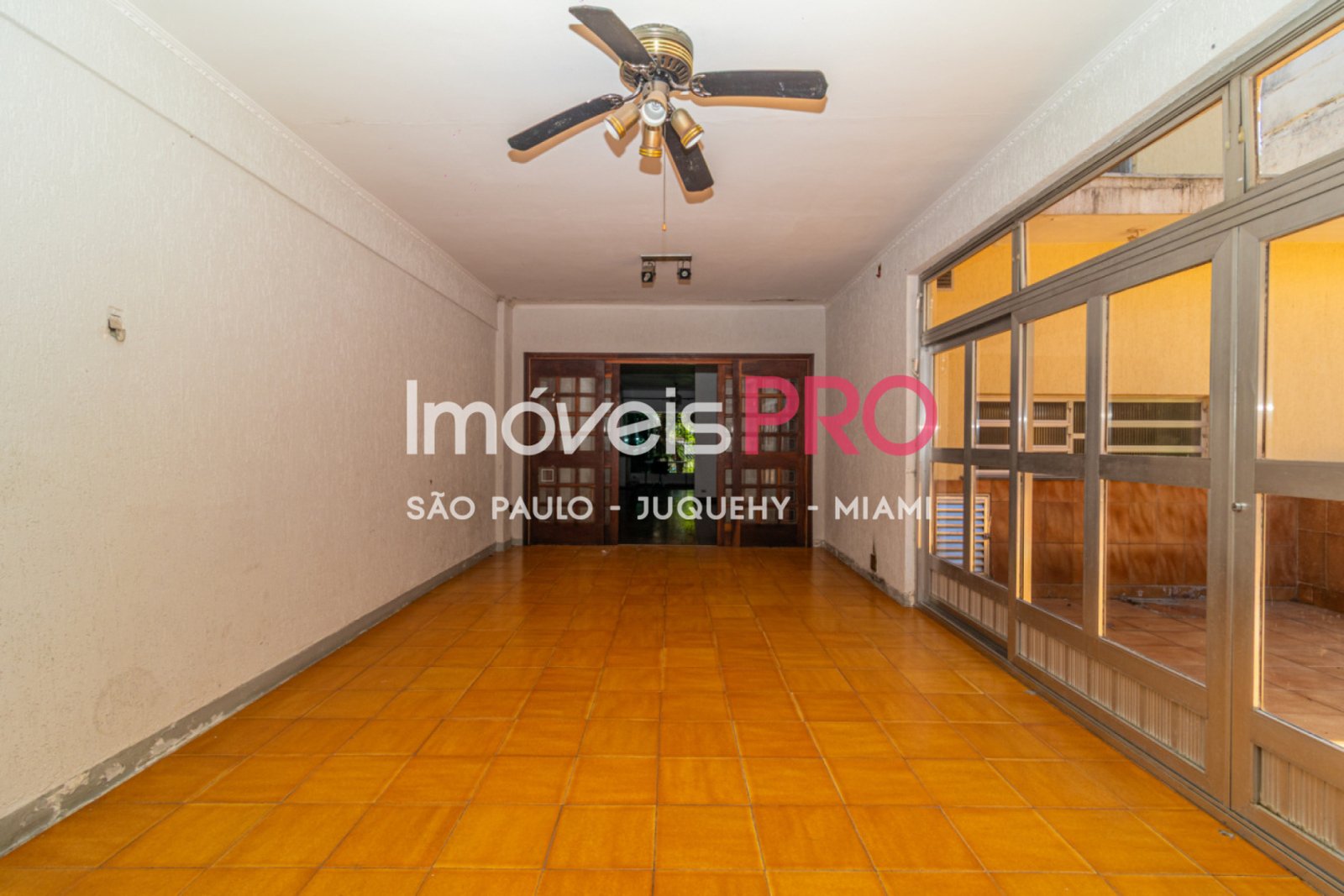 Foto :: https://assets.imoveispro.com.br/thumb/IP38456/casa-venda-planalto-paulista_IP38456_11_1920x1080.jpg?