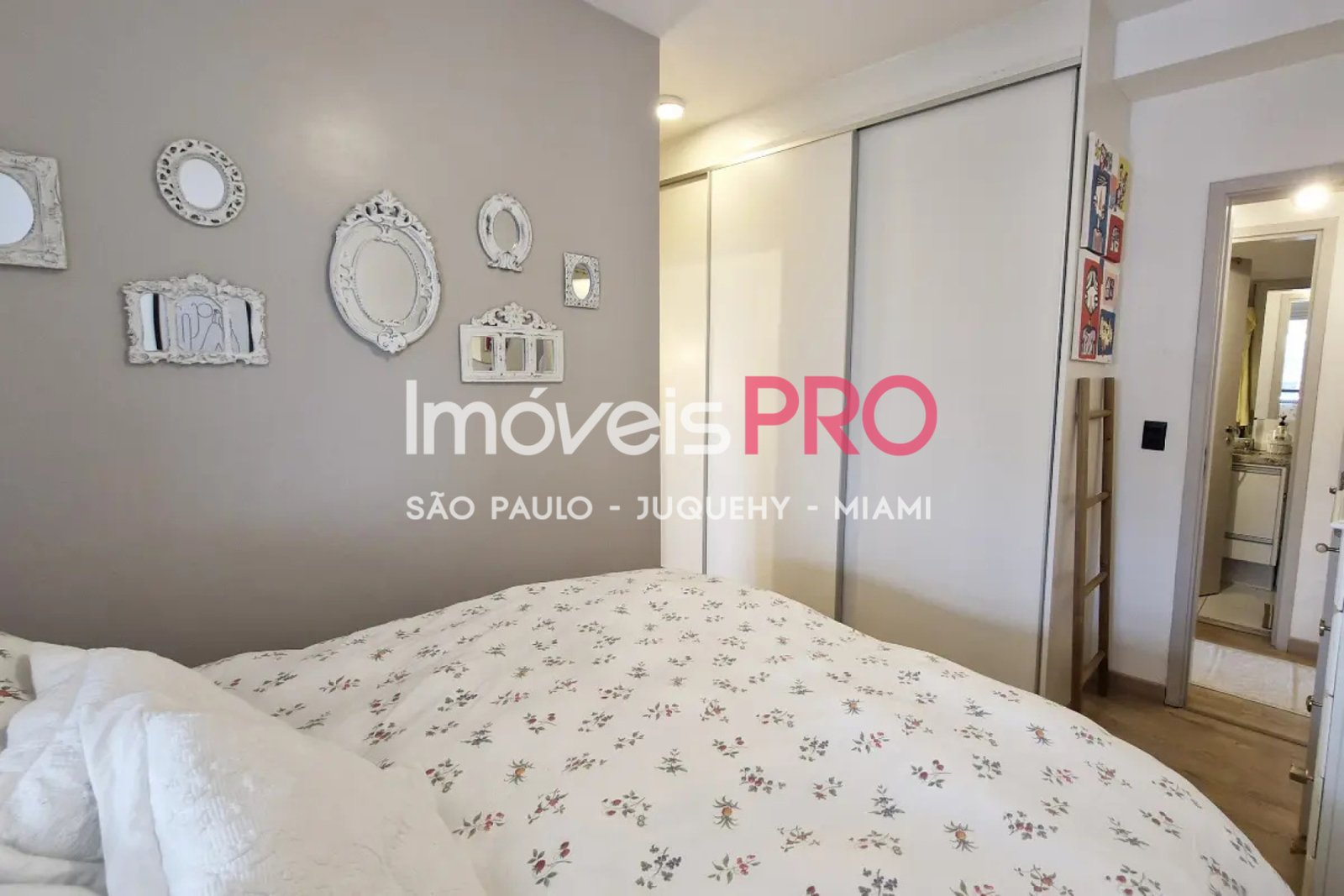 Foto :: IP38459