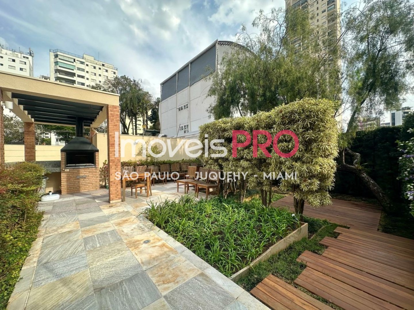Foto :: https://assets.imoveispro.com.br/thumb/IP38462/apartamento-venda-moema-indios_IP38462_23_1920x1080.jpg?