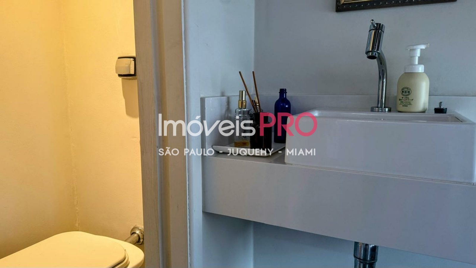 Foto :: https://assets.imoveispro.com.br/thumb/IP38463/casa-de-vila-venda-vila-mariana_IP38463_11_1920x1080.jpg?