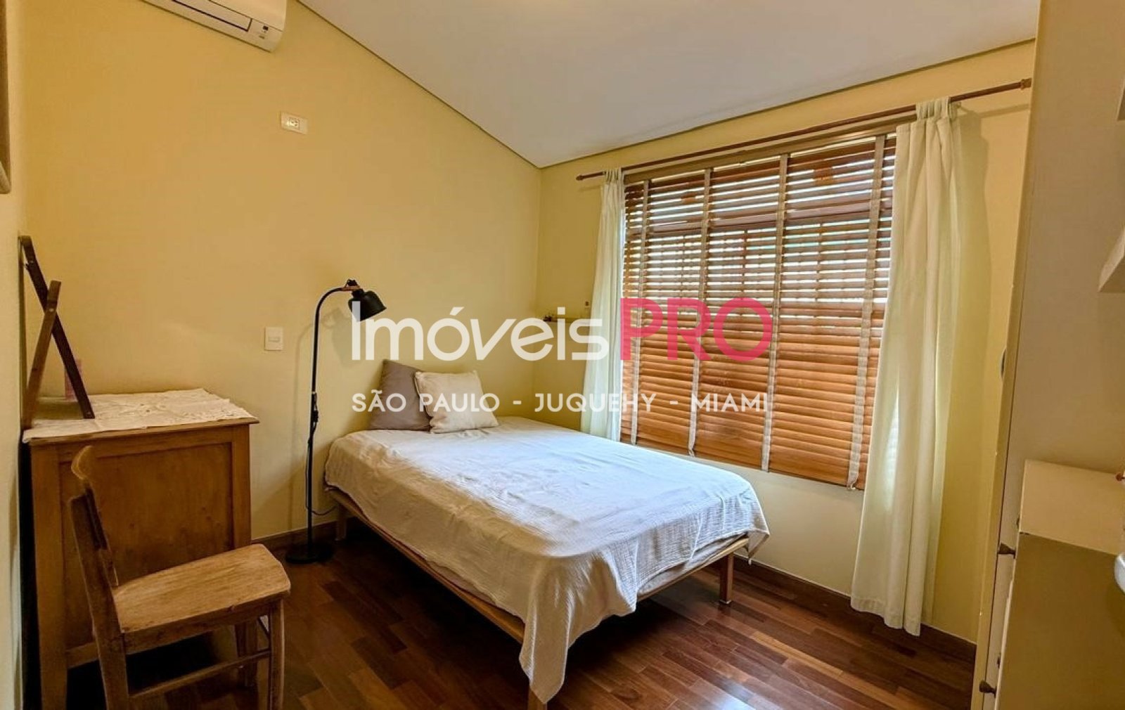 Foto :: https://assets.imoveispro.com.br/thumb/IP38463/casa-de-vila-venda-vila-mariana_IP38463_17_1920x1080.jpg?