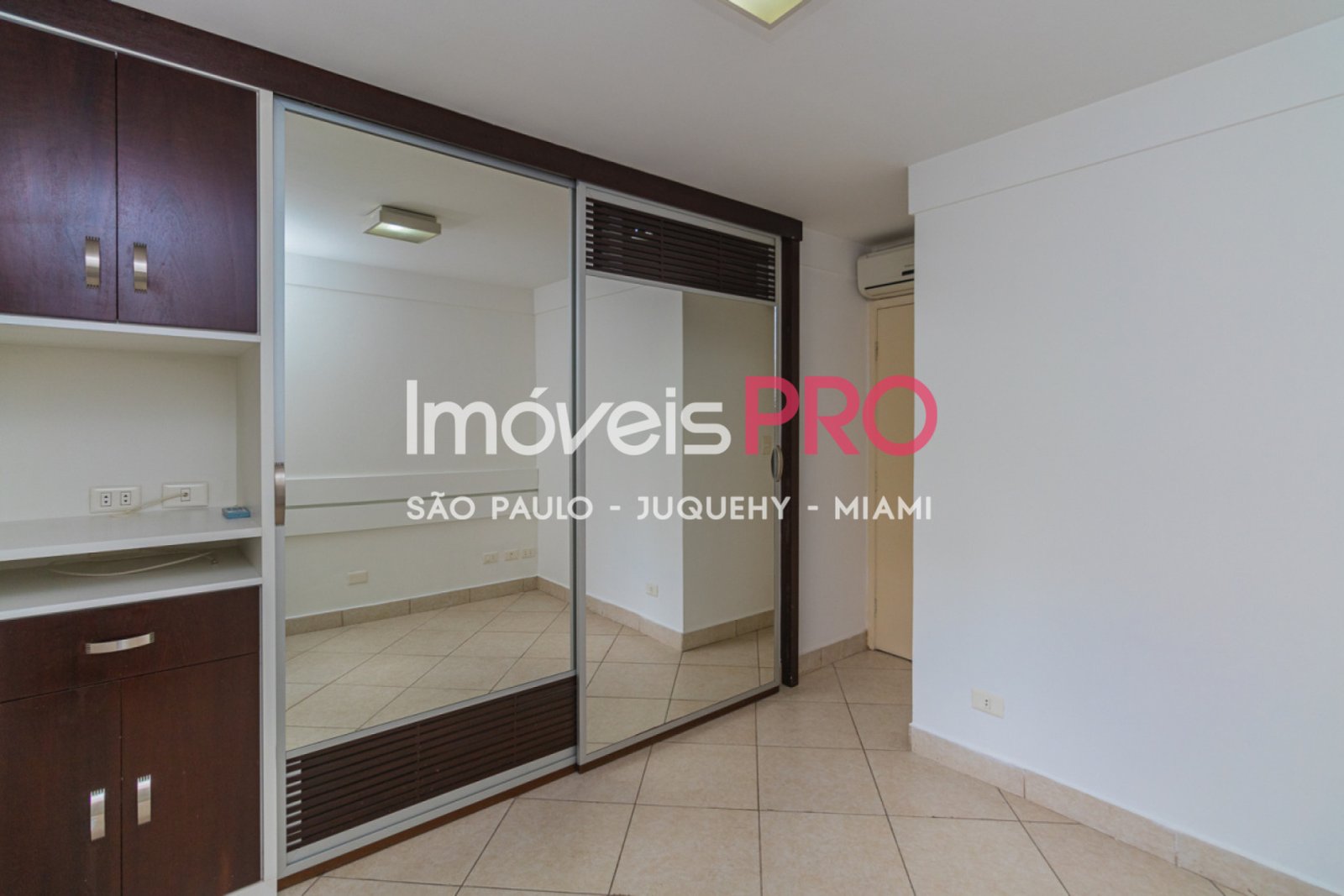 Foto :: IP38464