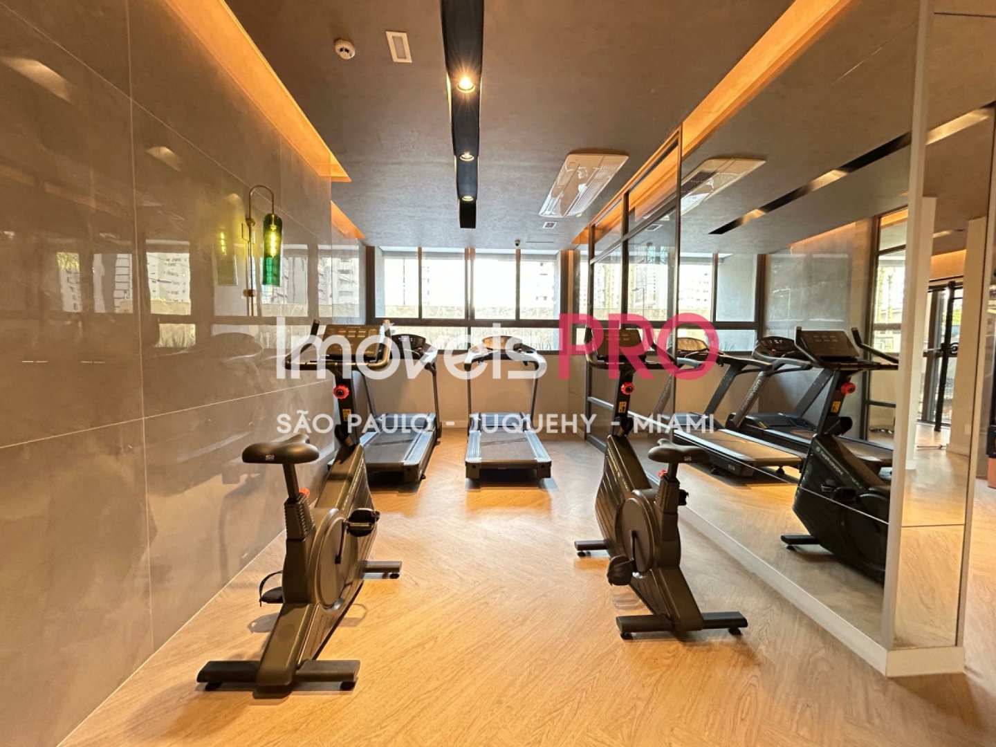 Foto :: https://assets.imoveispro.com.br/thumb/IP38468/apartamento-aluguel-moema-indios_IP38468_29_1920x1080.jpg?